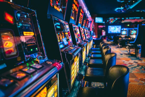 moco desktop site dashboard showing sportsbook markets, live tables, and slot games